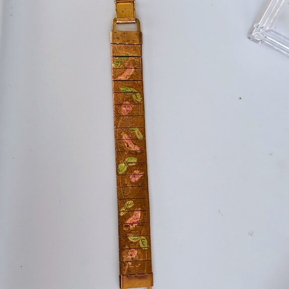 1950s Tri-Gold Tone Floral Etched Panel on Mesh Bracelet 7" Pink Green Vintage - Picture 8 of 14